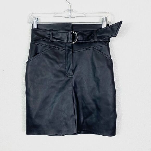 H&M Black Vegan Faux Leather Belted Mini Skirt - Picture 1 of 3
